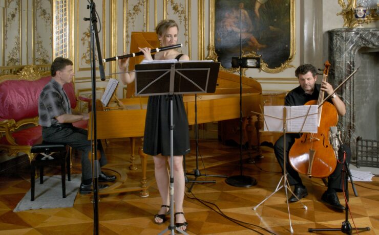 Mary Oleskiewicz and ensemble at Sanssouci.